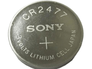 Litiumbatteriet CR2477 är på 3.0 Volt och har dimensionen 24.5 x 7.7 mm 