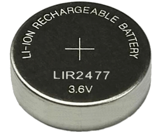Litiumbatteriet LIR2477 är på 3.6 Volt och har dimensionen 24.5 x 7.7 mm 